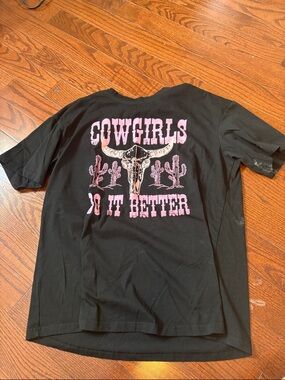 Black Short Sleeve Tee with Small Size Tag